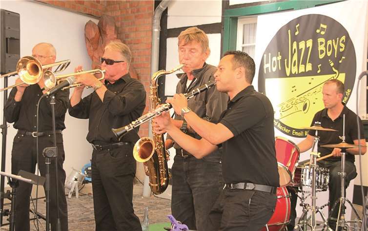 Seit Jahren sind die „Hot-Jazz-Boys“ bei „Kultur im Hof“ ein Publikumsmagnet. STEIN