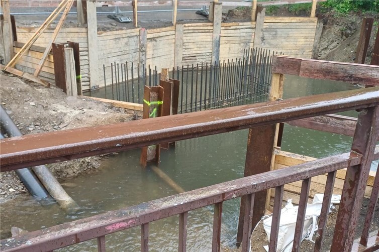 Seit Monaten unvollendetes Bauwerk „Vinxtbachbrücke Gönnersdorf“