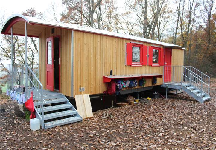 Seit September steht der Bauwagen im Waldstück. Foto: privat
