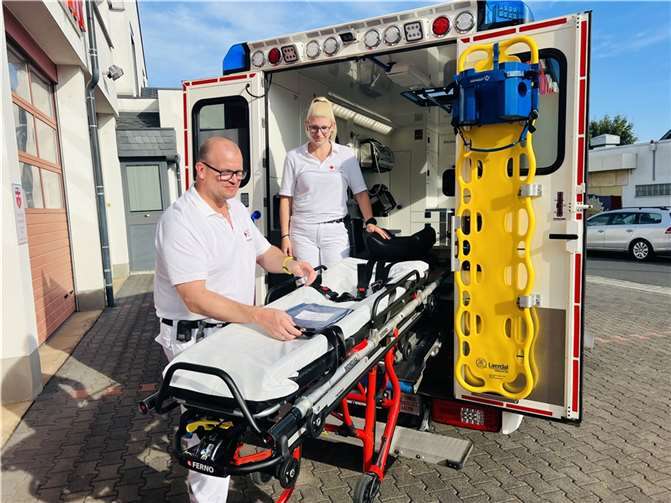 Seit dem 1. Oktober wird ein Team des DRK Rettungsdienstes Rhein-Mosel-Eifel im örtlichen Feuerwehrhaus einsatzbereit, um auf dem Maifeld schnelle Hilfe im Ernstfall zu leisten.
