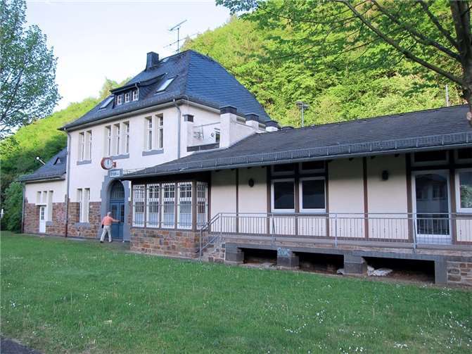 Seit dem 14. Mai sind ISB-Point und Bauberatung im Bahnhof Ahrbrück.  Foto: privat