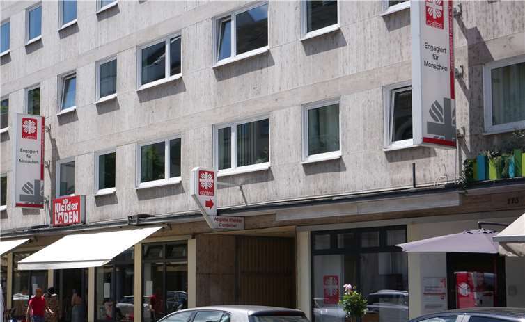 Seit dem 2. Juni ist die Geschäftsstelle des Caritasverbandes in der Hohenzollernstraße 118 wieder für den Publikumsverkehr geöffnet. Foto: privat