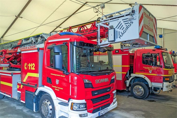 Seit der Flutkatastrophe dienen einigen Freiwilligen Feuerwehren der Verbandsgemeinde Altenahr Zelte als Ersatz für die zerstörten Gerätehäuser. Mit einer Online-Informationsveranstaltung via WebEx informieren die Verantwortlichen am Donnerstag, 12. November 2026, von 17:30 bis 18:30 Uhr über den aktuellen Stand des Wiederaufbaus. (Symbolbild)