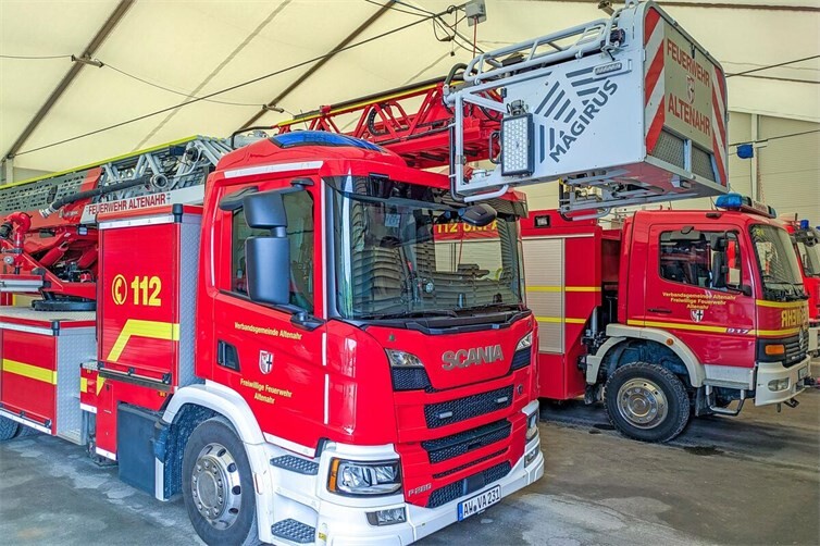 Seit der Flutkatastrophe dienen einigen Freiwilligen Feuerwehren der Verbandsgemeinde Altenahr Zelte als Ersatz für die zerstörten Gerätehäuser. Mit einer Online-Informationsveranstaltung via WebEx informieren die Verantwortlichen am Donnerstag, 12. November 2026, von 17:30 bis 18:30 Uhr über den aktuellen Stand des Wiederaufbaus. (Symbolbild)