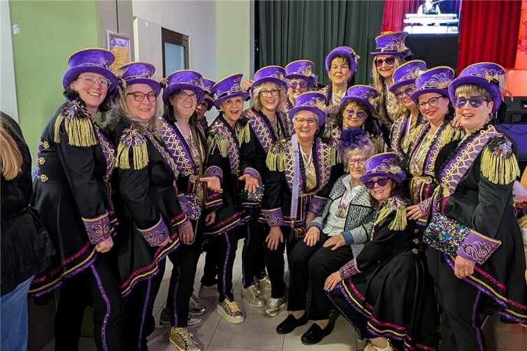 Seit diesem Jahr glänzen die Möhnen wieder im neuen Gewand als „Zirkusdirektor“.Fotos: Luisa Limbach 