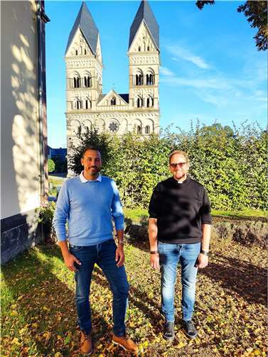 Seit drei Jahren ist Andreas Schlösser Diakon (r.) in der Pfarrei St. Marien. Im Gespräch mit Oberbürgermeisterkandidat Christian Greiner berichtete er von den Herausforderungen seines Berufes und über die soziale Lage in der Stadt. Foto: privat