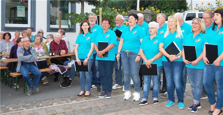 Seit drei Jahren ist auch der gemischte Chor „CHORiNETTE“ Trimbs mit im Boot.