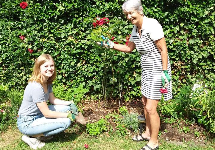 Seit drei Monaten wohnt die Studentin Isabelle Oldenburg bei Marion Schlohsnagel in Ehrenbreitstein.Foto: privat