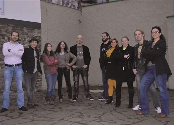 Seit fünf Jahren begeistert das Theaterensemble Remagen seine Zuschauer. Jetzt bringen die Darsteller das neue Stück "Dopplereffekt die *mega* Sketchshow" auf die Bühne. privat