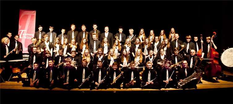 Seit nunmehr 15 Jahren existieren die Blasorchester der Musikschule Meckenheim Rheinbach Swisttal in der VHS unter dem klangvollen Namen „Tomburg Winds“.privat