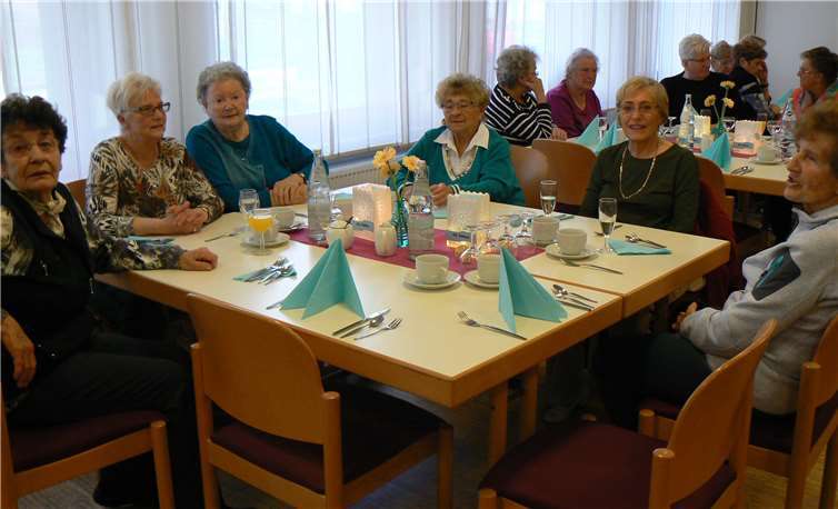 Seit schon 15 Jahren treffen sich wöchentlich zahlreiche Bürger um gemeinsam Mittag zu essen. Privat