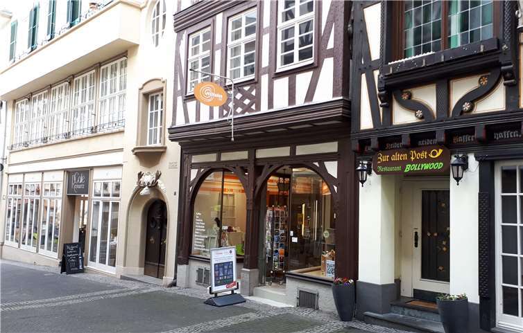 Seit sieben Jahren gibt es in der Linzer Rheinstraße, Nähe Burgplatz, die Möglichkeit, fair gehandelte Produkte zu kaufen. Über 300 Artikel, alle aus Fairem Handel, hat der Weltladen in seinem Angebot (Lebensmittel, Textilien, Kunsthandwerk). Reinschauen lohnt sich immer. Foto: Weltladen Linz