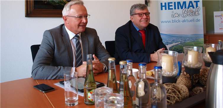 Seit über einem Jahr arbeiten Achim Hallerbach (l.) und Michael Mahlert an der Spitze des Landkreises Neuwied zusammen. Fotos: ROB