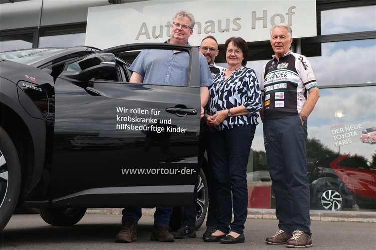 Seit über sechs Jahren stellen die „Hofs“ den Hoffnungsradlern ein Fahrzeug zur Verfügung, das bei allen Events ganzjährlich eingesetzt wird.Foto: privat