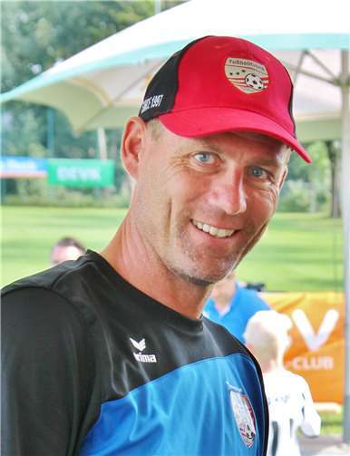Seit vielen Jahren betreibt der ehemalige Fußball-Bundesligaspieler und UEFA-Cup-Sieger Ingo Anderbrügge (Bild) die Fußballfabrik. Foto: Archiv Thorsten Trütgen