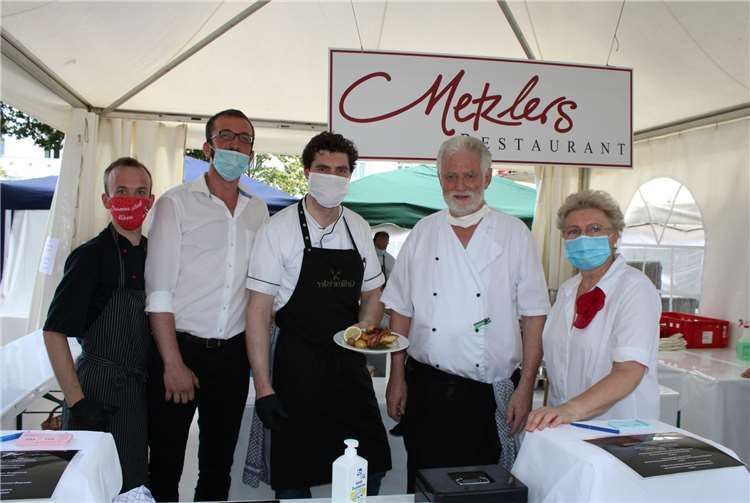 Seit vielen Jahren eine Institution beim Köchemarkt: „Metzlers Restaurant“ um Chef Hauke Metzler. Fotos: DU