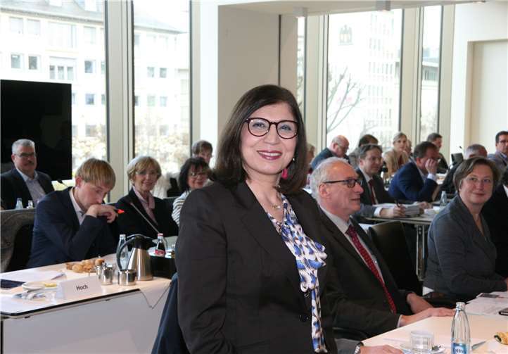 Seit zehn Jahren ist Zeynep Begen Vorsitzende des Beirates für Migration und Integration. Frau Begen erstattete dem Kreistag den Tätigkeitsbericht für die vergangenen beiden Jahre.