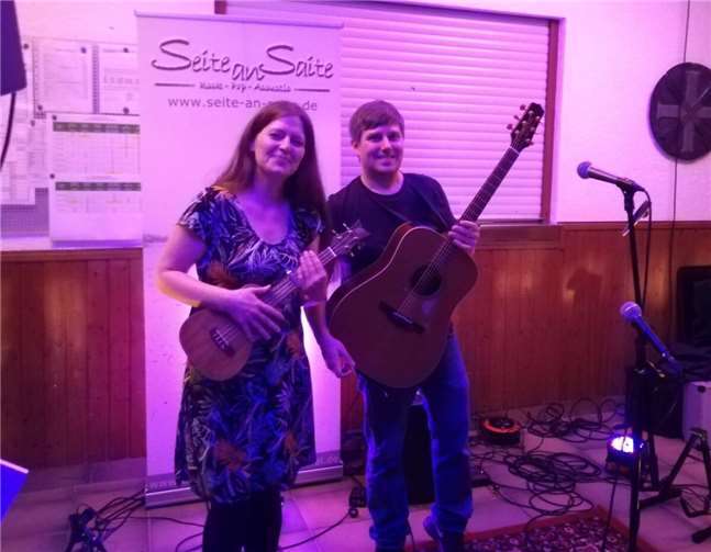 „Seite-an-Saite“ begeisterten live und bei freiem Eintritt alle Gäste.