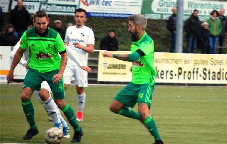 Sekundenbruchteile später wird John Rausch (r.) die Vorlage von Marcel Berg mit dem 2:0 abschließen.
