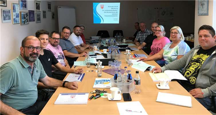 Selbst bei dem „trockenen“ Thema waren alle Teilnehmenden mit Begeisterung dabei.  CDU Kettig