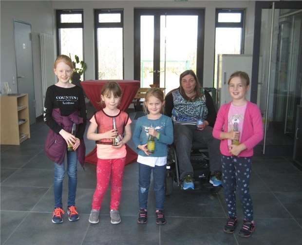 Selbst die jüngsten Kretzer beteiligten sich am Frühjahrsputz in ihrer Gemeinde. Foto: privat