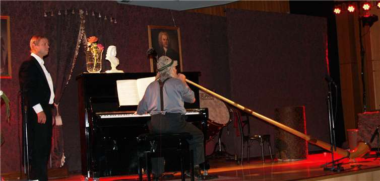 Selbst ein Alphorn gab es zu sehen und zu hören.