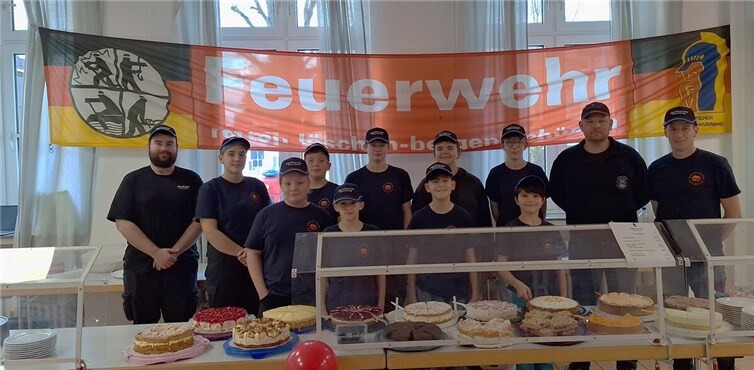 Selbst gebackenen Kuchen und Crepes wurden angeboten.Foto: privat