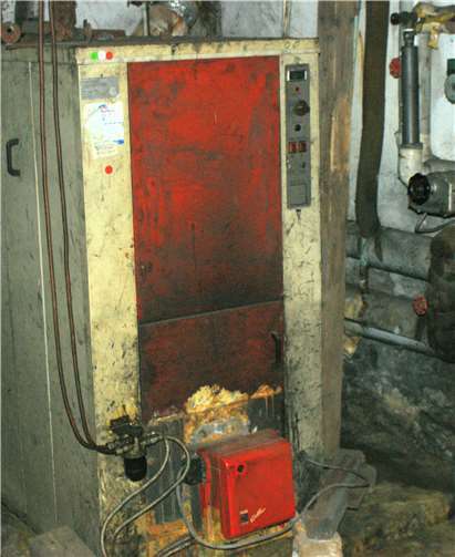 Selbst wenn die Heizung noch besser aussieht als diese, kann ein Austausch sinnvoll sein.  Verbraucherzentrale Rheinland-Pfalz e.V.