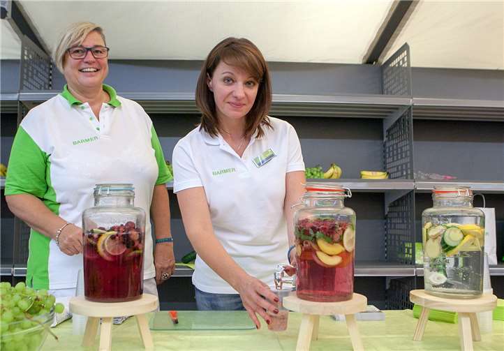 Selbst zubereitete Fitnessdrinks stellte Michaela Buchert-Carstens von der Barmer ebenfalls vor.JOST