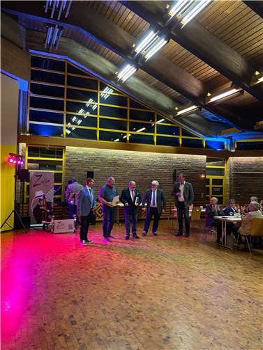 Selbstverständlich fand auch wieder die Ehrung der Vereinsjubilare im würdigen Rahmen statt. Quelle: 24er