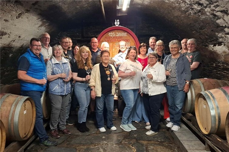 Senat bei der Weinprobe
