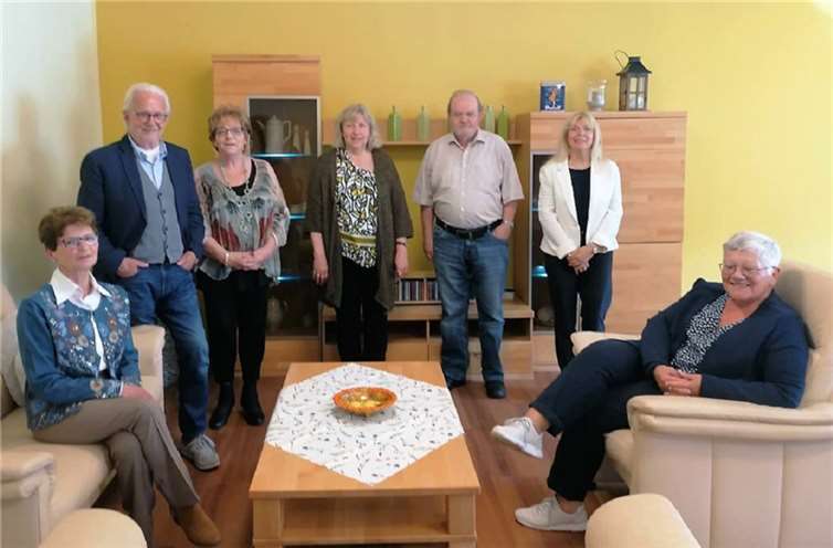 Seniorenbeiratsmitglieder v.l.n.r.: Ulrike Matz, Manfred Hendrichs (Vorsitzender), Rita Rehfisch, Loni Wellert (Beigeordnete), Werner Kroneberger, Gaby Zils (Stellv. Vorsitzende), Kätheliese Simon.  Foto: Cato Ferhat