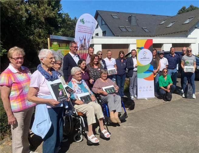 Koblenz eröffnet ersten Leichten Weg auf der Karthause Seniorengerecht und familienfreundlich – Koblenz setzt auf Bewegung. Fotos: Landesinitiative „Rheinland-Pfalz – Land in Bewegung“