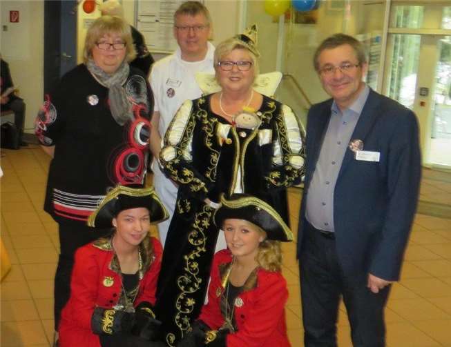 Sentiaca Andrea II. und ihre Begleiterinnen wurden von Pflegedirektor Hermann Josef Bliersbach, Monika Adorf und Paul Effelsberg begrüßt. privat