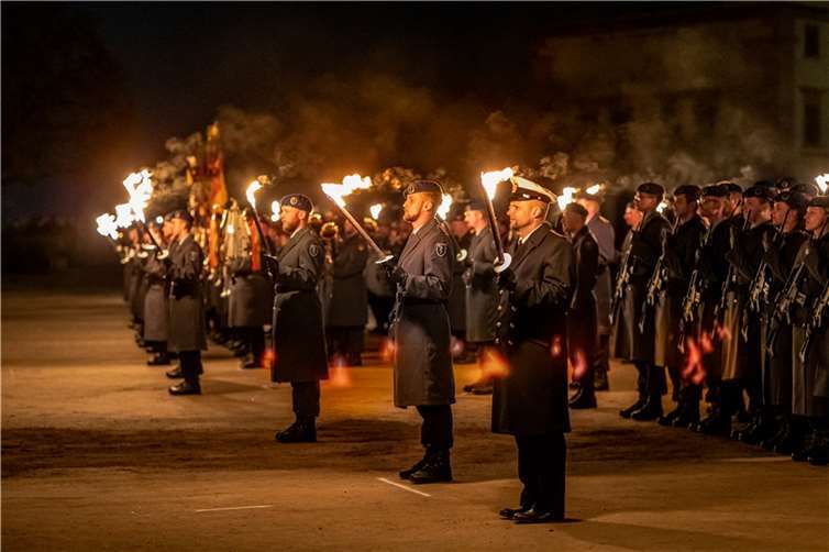 Serenade zu Ehren des scheidenden Kommandeurs Gesundheitseinrichtungen und Stellvertreter des Inspekteurs des Sanitätsdienstes der Bundeswehr, Generalstabsarzt Dr. Stephan Schoeps, auf der Festung Ehrenbreitstein. Foto: Bundeswehr/Anna Derr