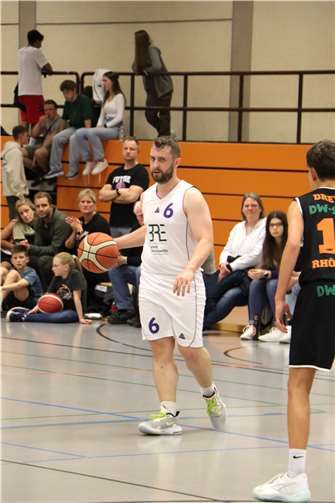 Setzte wichtige Impulse gegen Rhöndorf: Dennis Jühlen.