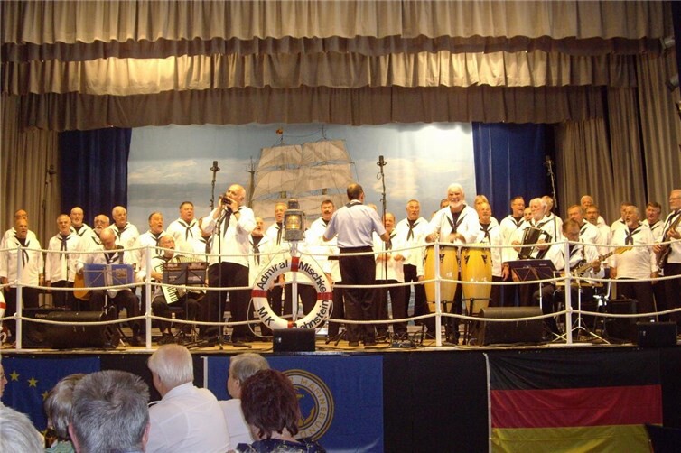 Shanty-Chor Lahnstein beim Festival der Shanty-Chöre 2010 in der Stadthalle Lahnstein.