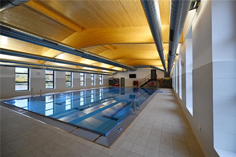 Sharky-Schwimmhalle