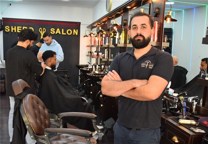 Sharvan Hamiko in einem seiner Friseurbetriebe. Foto: Dagmar Schickert 
