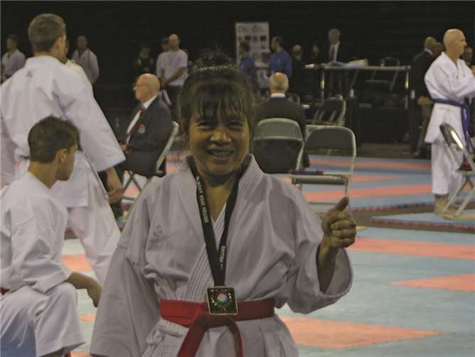 Shirley Fernan aus Bendorf wird erstmals Titelträgerin beim British International Open Karate Championships 2013.Privat