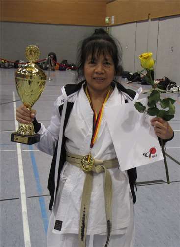 Shirley Fernan hat erneut die Deutsche Karate Meisterschaft bei den Masters in der Disziplin Kata Einzel Damen Ü 55 gewonnen.