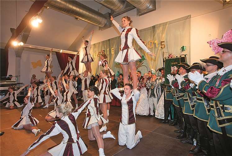 Show- und Gardetanz beherrschte den Abend im Kultur- und Jugendzentrum.