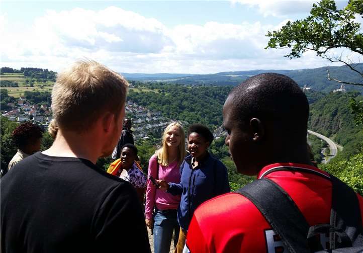 Sich kennen und voneinander lernen ist ein Ziel der Jugendpartnerschaft zwischen dem Dekanat Nassauer Land und dem Distrikt Mabira in Tansania, die 2013 gegründet wurde. Dekanat Nassauer Land