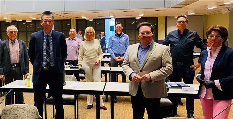 Sich selbst und andere Schützen: Mitglieder der CDU-Stadtratsfraktion wollen neben der Einhaltung der medizinischen Sicherheitsstandards auch einen kleinen finanziellen Beitrag zur Unterstützung von Menschen in schwierigen Lebenslagen leisten. Foto: privat