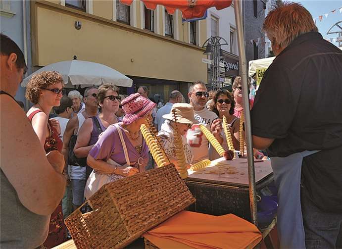 Sicht umlagert waren die Stände, an denen die Verwendung praktischer Haushaltshelfer demonstriert wurde.