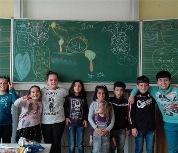 Sichtlich Spaß machte den Kindern der Feriensprachkurs, in dem ihnen nicht nur unsere Sprache, sondern auch die Kultur näher gebracht wurde. privat