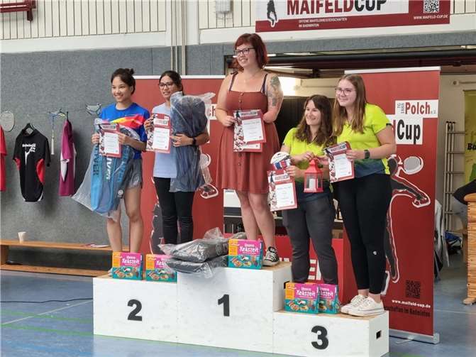 Sichtlich zufrieden mit dem 3. Platz: Ramona Rösch und Pia Loch (TG Polch).