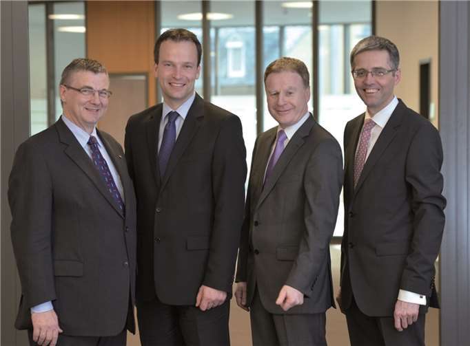 Sie begrüßen den neuen Sparkassendirektor im Vorstand: KSK-Verwaltungsratsvorsitzender Landrat Dr. Alexander Saftig, Vorstandsmitglied Christoph Weitzel, der Vorstandsvorsitzende Peter Schaaf und Vorstandsmitglied Karl-Josef Esch. privat