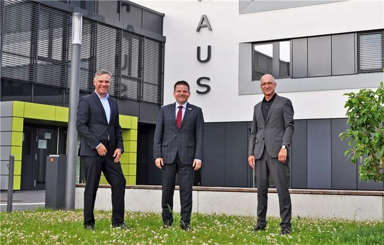 Sie bilden den Stiftungsvorstand der Bürgerstiftung Meckenheim: der Vorsitzende Holger Jung (Mitte), sein Stellvertreter Burchard Kraus (links) und Bert Spilles (rechts).Quelle: Bürgerstiftung Meckenheim