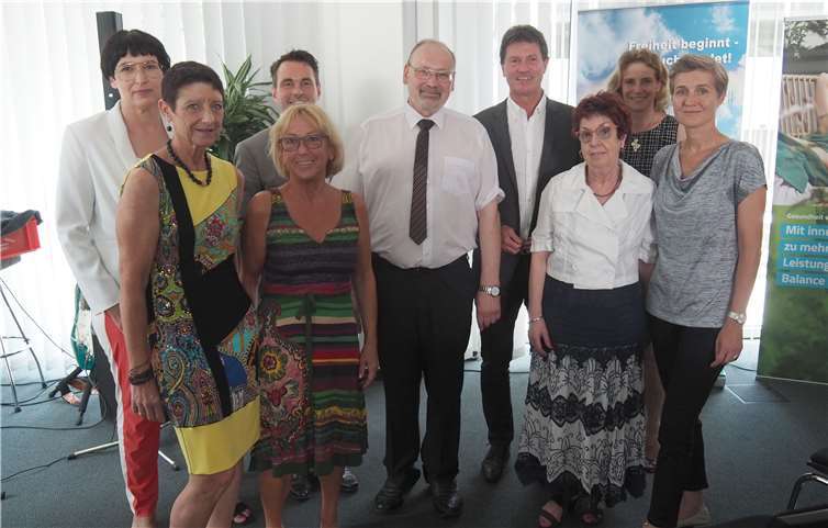 Sie blickten in Koblenz auf 40 Jahre erfolgreicher Arbeit des Kreuzbunds zurück (v. l.): Caritas-Vorsitzende Anette Moesta, Bundesvorsitzende Andrea Stollfuß, Oberbürgermeister David Langner, die stellvertretende Stadtverbandsvorsitzende Konny Althof, Vorsitzender Felix Wermke, Bundestagsabgeordneter Detlev Pilger, Ehrenvorsitzende Karin Mayer, Landtagsabgeordnete Dr. Anna Köbberling und Landesdrogenbeauftragte Sabine May. HH